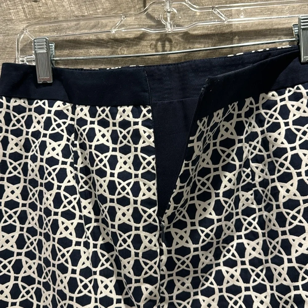 The Limited printed lined Skirt with Pockets, back zipper & Slit. - Picture 5 of 7